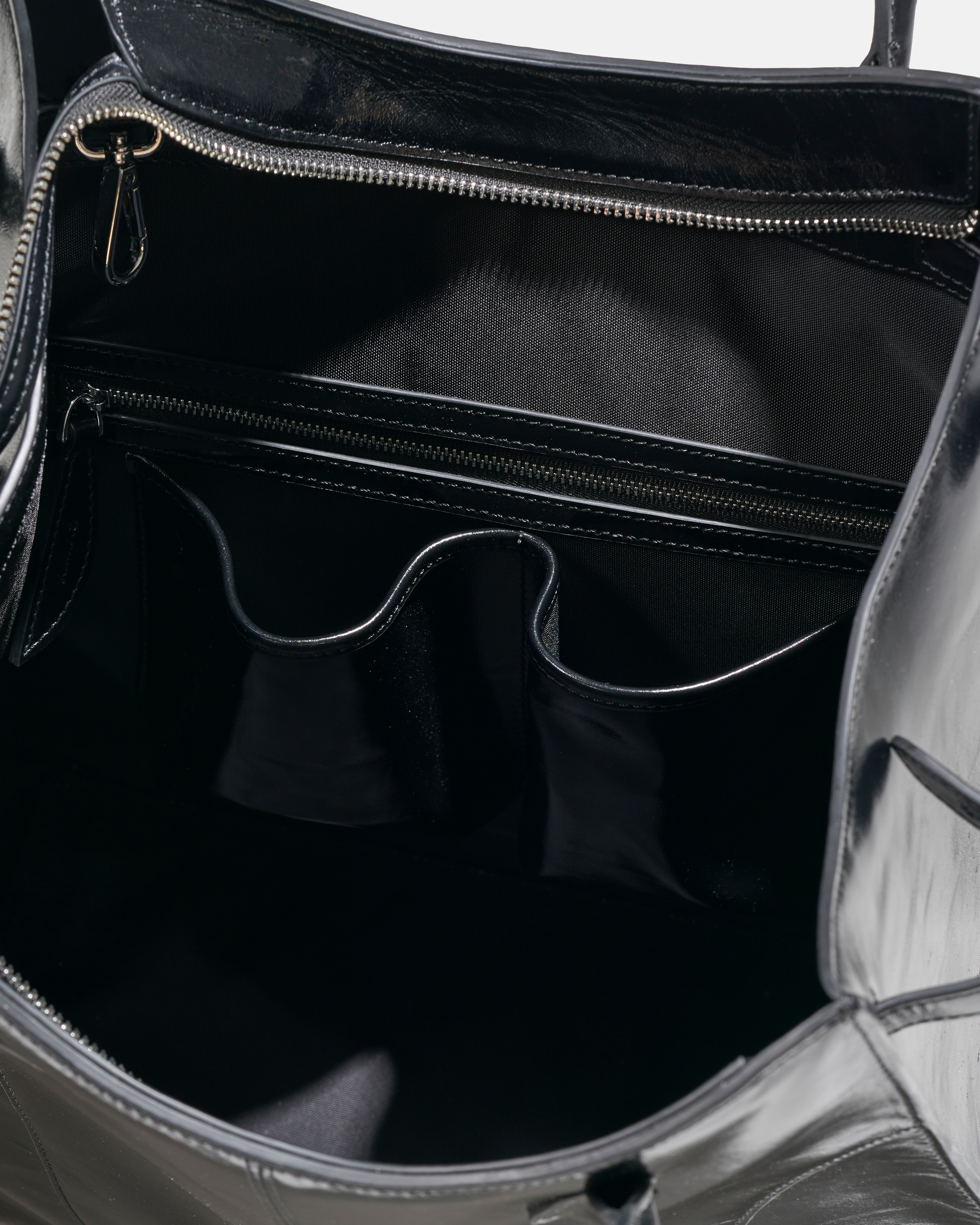CONTOUR CARRYALL in Blackberry Noir